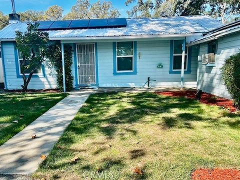 Photo of 550 Hillcrest Drive, Lakeport, CA 95453 (MLS # LC25246716)