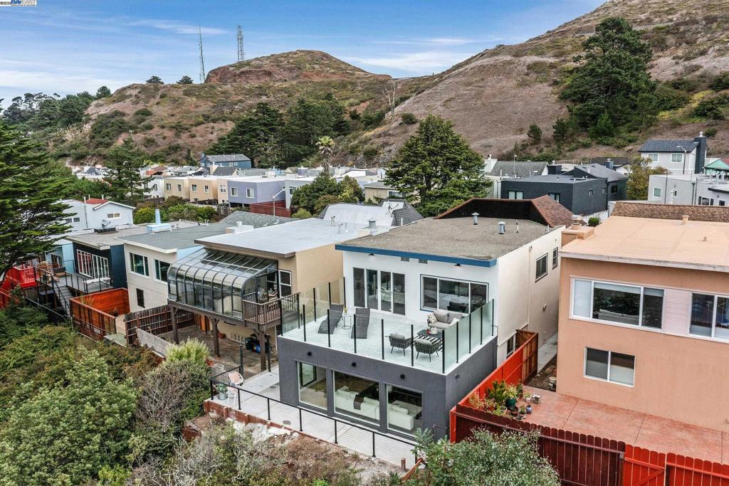 MIDTOWN TERRACE - Residential