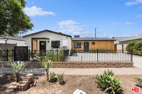 Photo of 7933 Zelzah Avenue, Reseda, CA 91335 (MLS # 26871757)