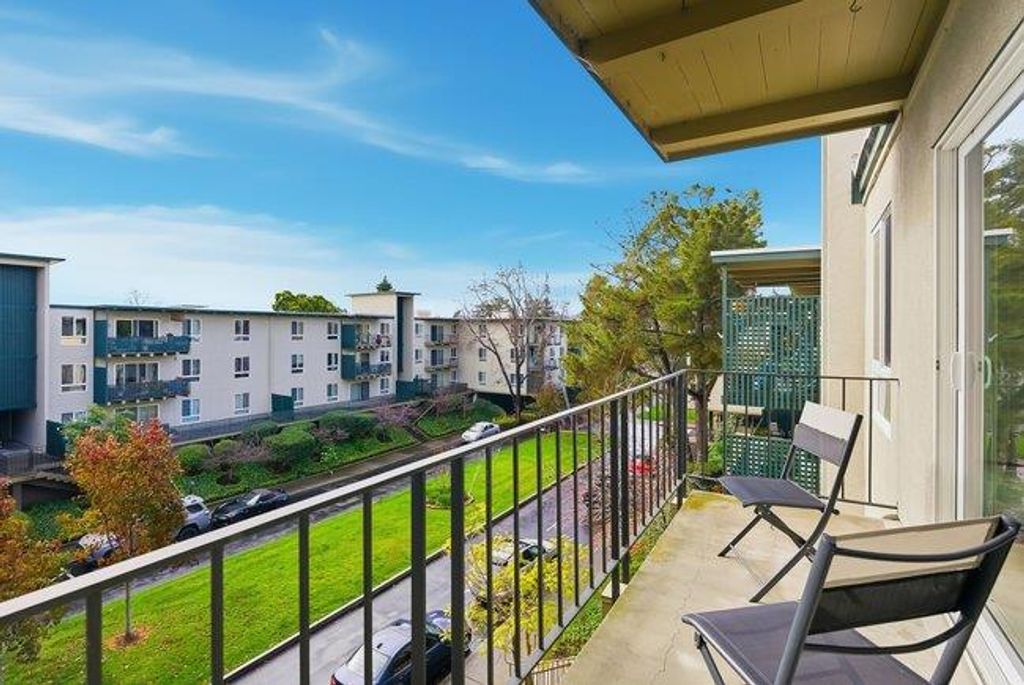 Photo of 819 N Humboldt Street #407, San Mateo, CA 94401 (MLS # ML82038629)