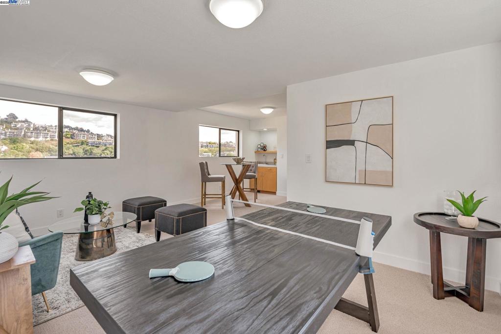 CLAREMONT HILLS - Residential