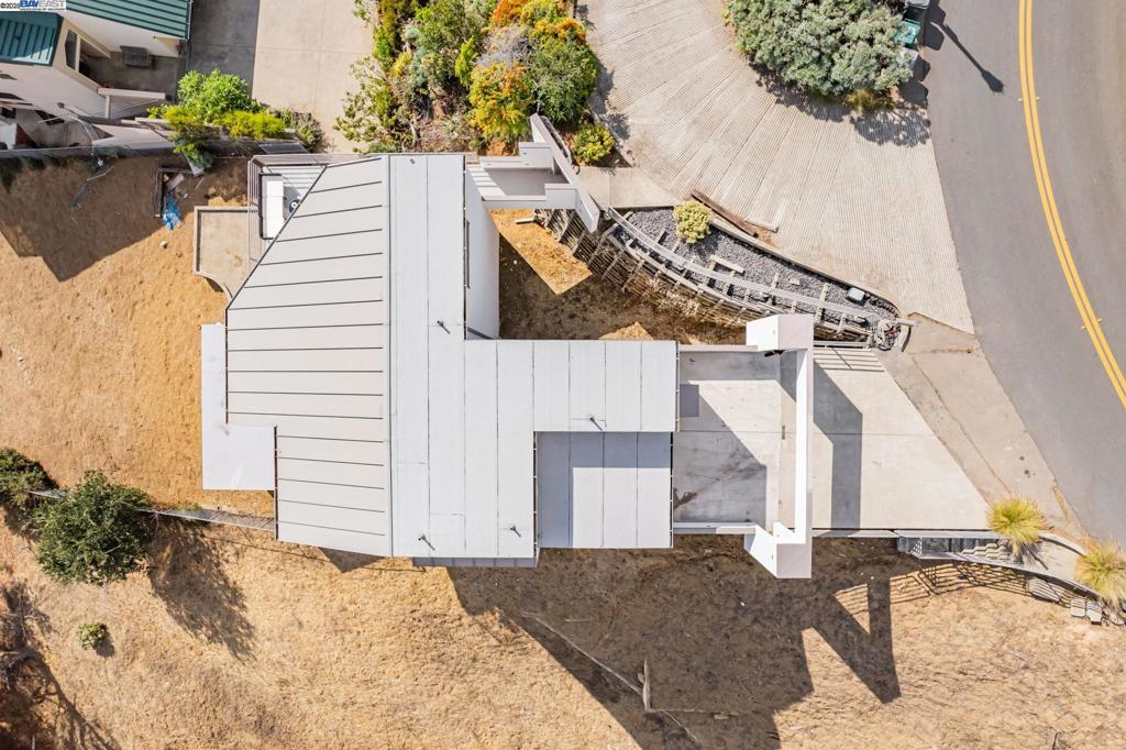 CLAREMONT HILLS - Residential