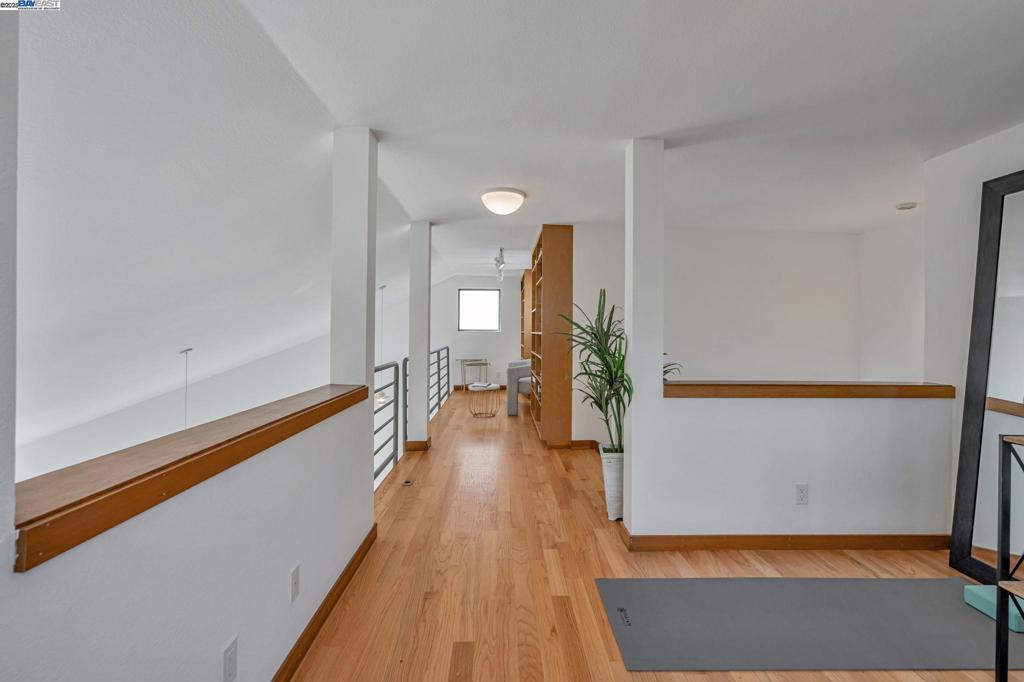 CLAREMONT HILLS - Residential