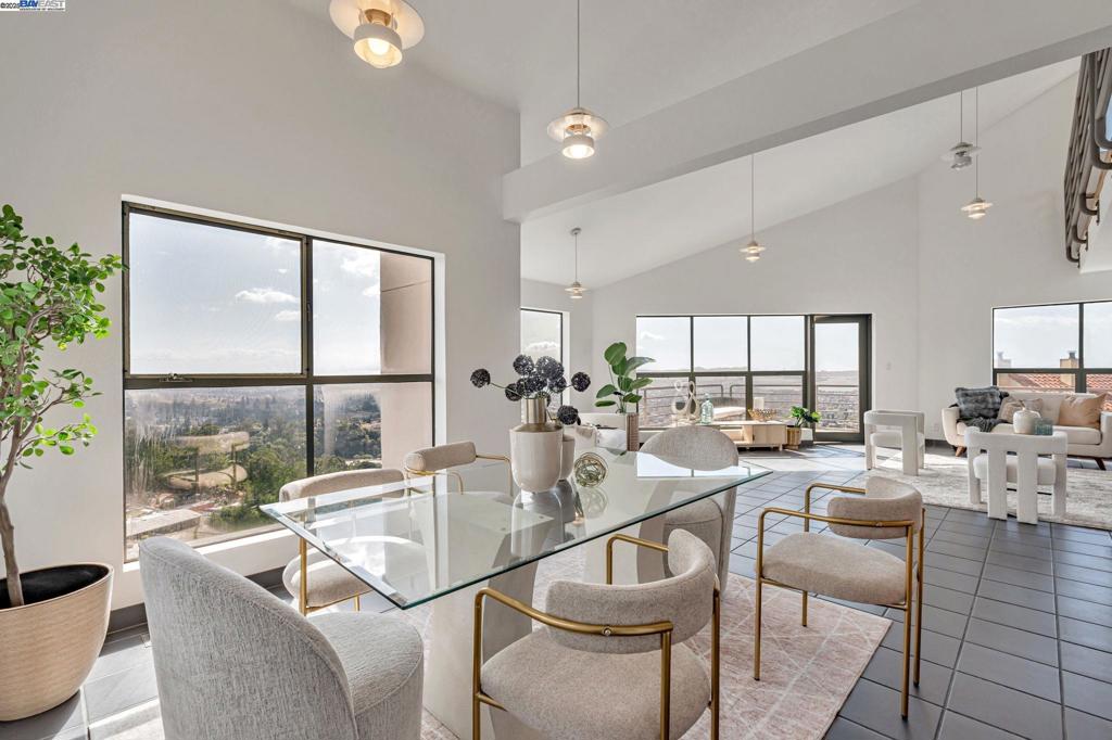 CLAREMONT HILLS - Residential