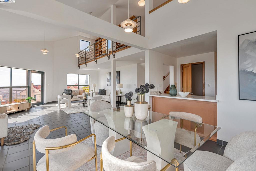 CLAREMONT HILLS - Residential