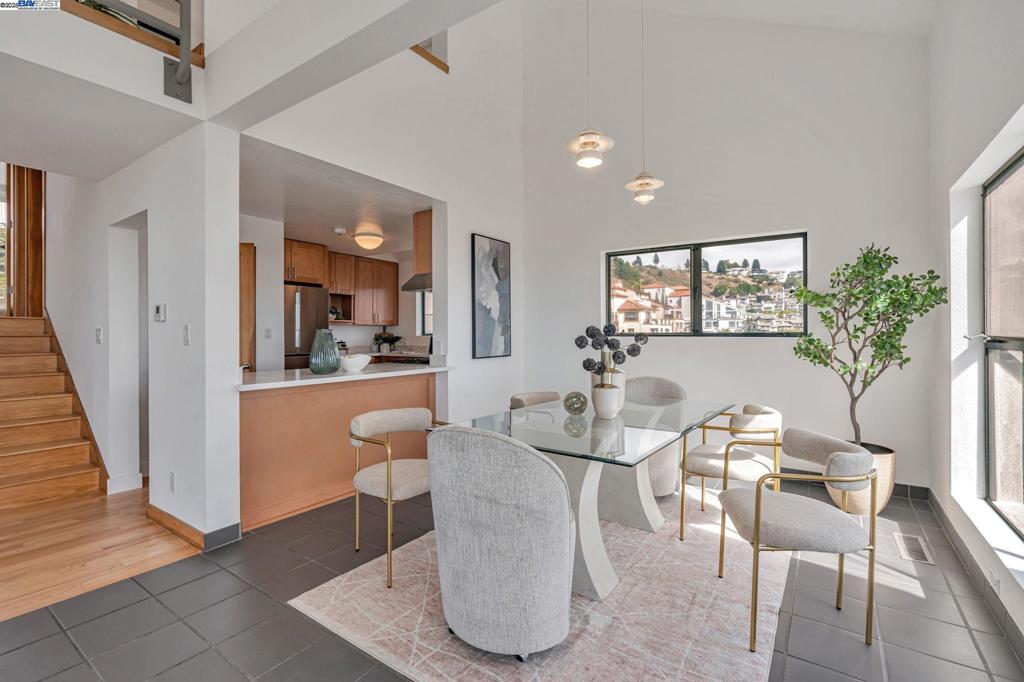 CLAREMONT HILLS - Residential