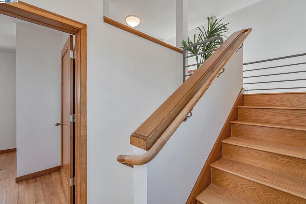 CLAREMONT HILLS - Residential