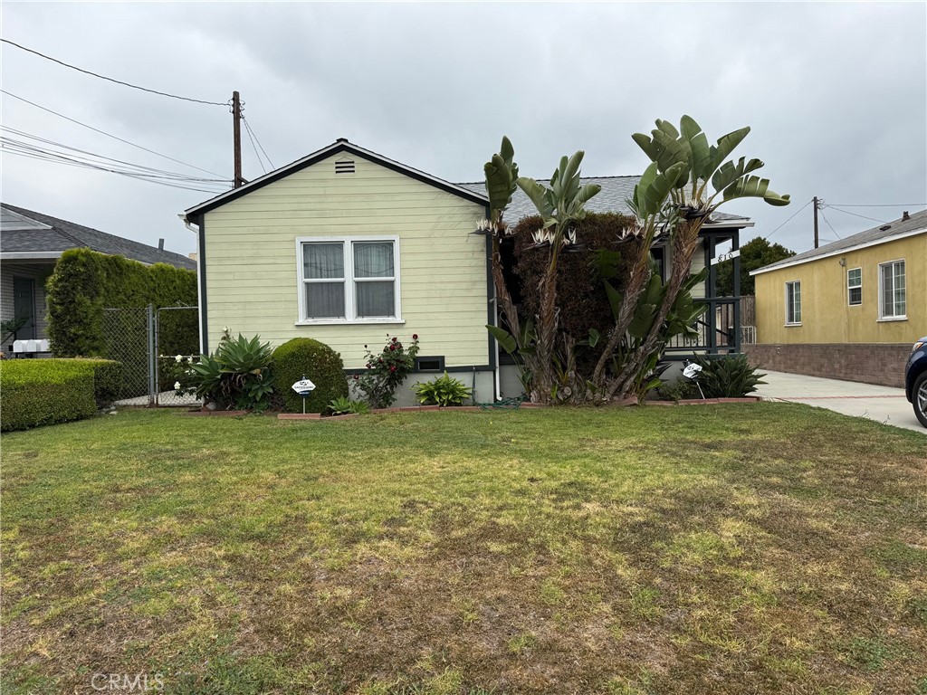 Highly desirable North Inglewood 5 unit gem. Located just minutes from SoFi Stadium, Kia Forum, and other world-class venues. This mixed complex offers (One) 3Bed/1Bath SFH, (Three) 1Bed/1Bath, and (One) 2Bed/1Bath. The property boast a large lot of 12,500 Square Feet, with the building's total leasable Square Feet of 3,770. (One) 2 Car garage, (Four) 1 Car garages, on site laundry room, and unit's are individually metered for gas and electricity. The emerging city of Inglewood is an investor's delight, with low vacancy rates, a stable market, and tremendous growth potential.