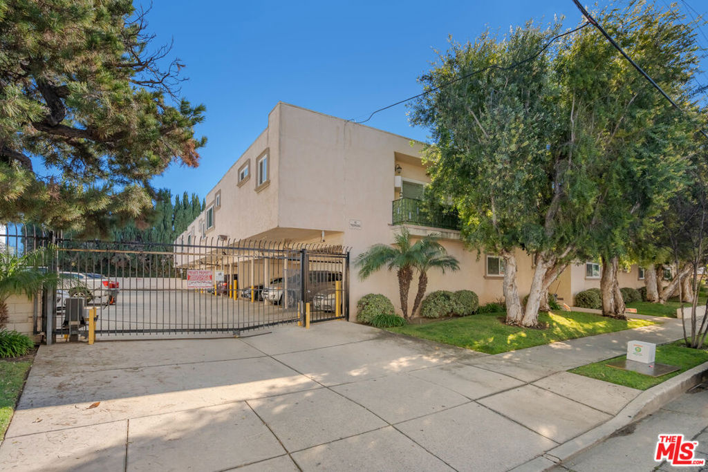 7000 Etiwanda Avenue