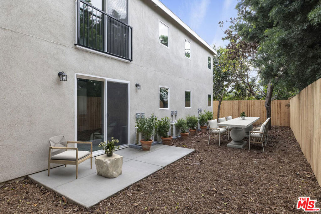 1191 Crenshaw Boulevard