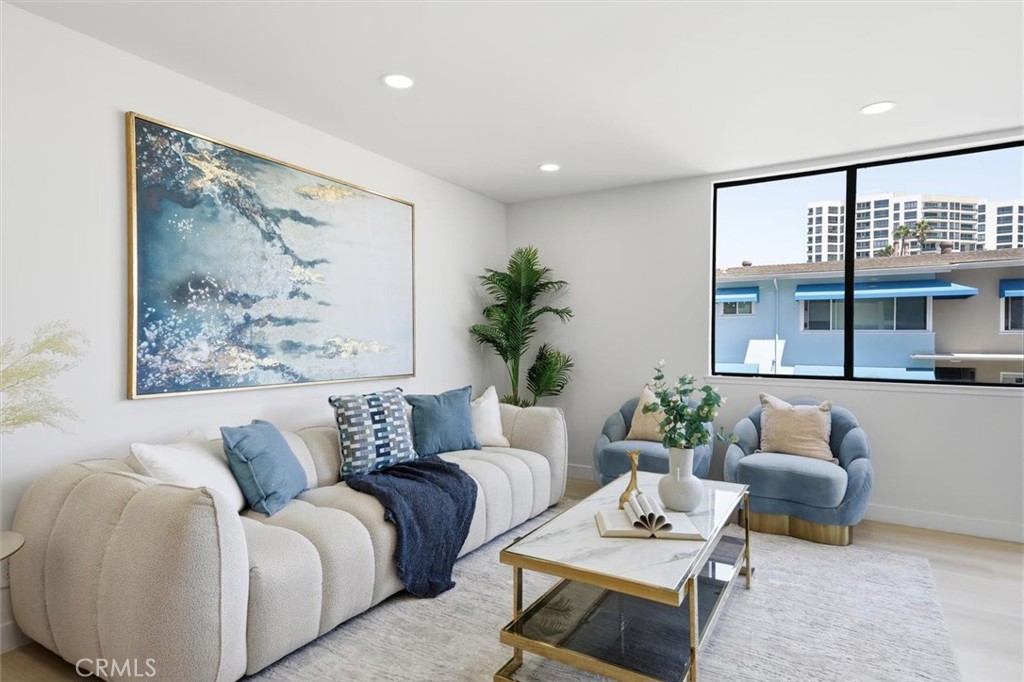 1140 E Ocean Boulevard 109