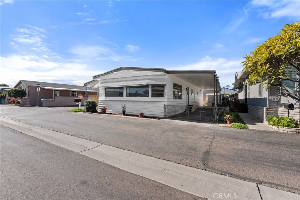 9080 Bloomfield Avenue