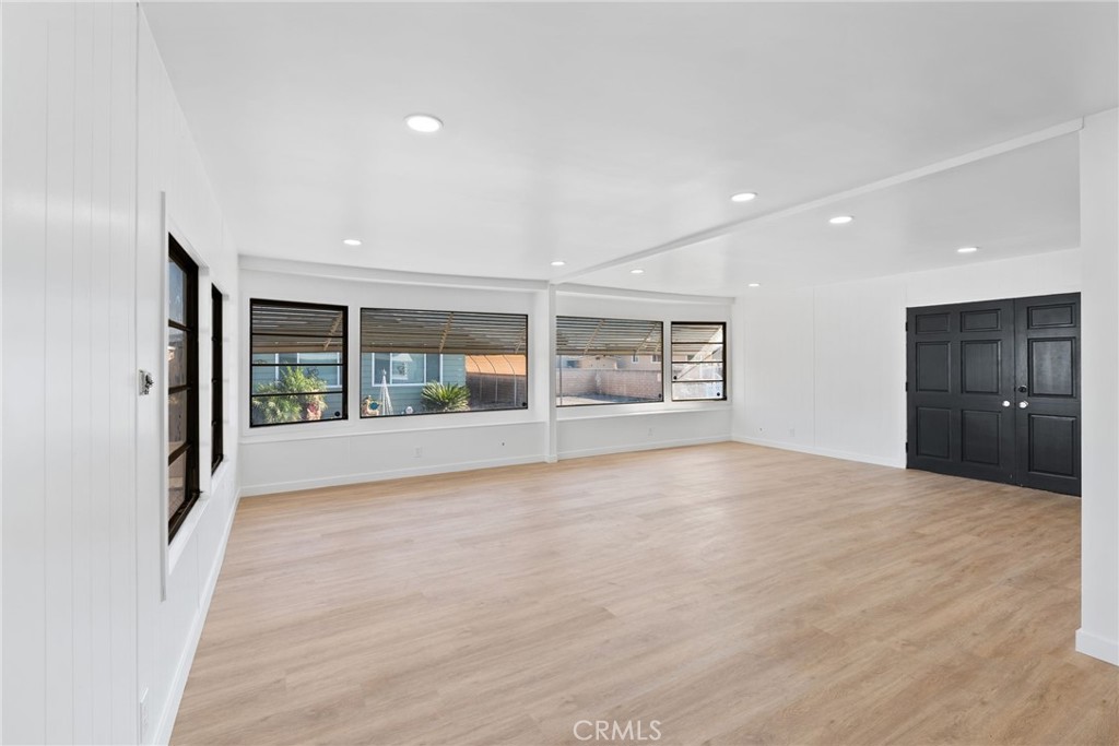 9080 Bloomfield Avenue