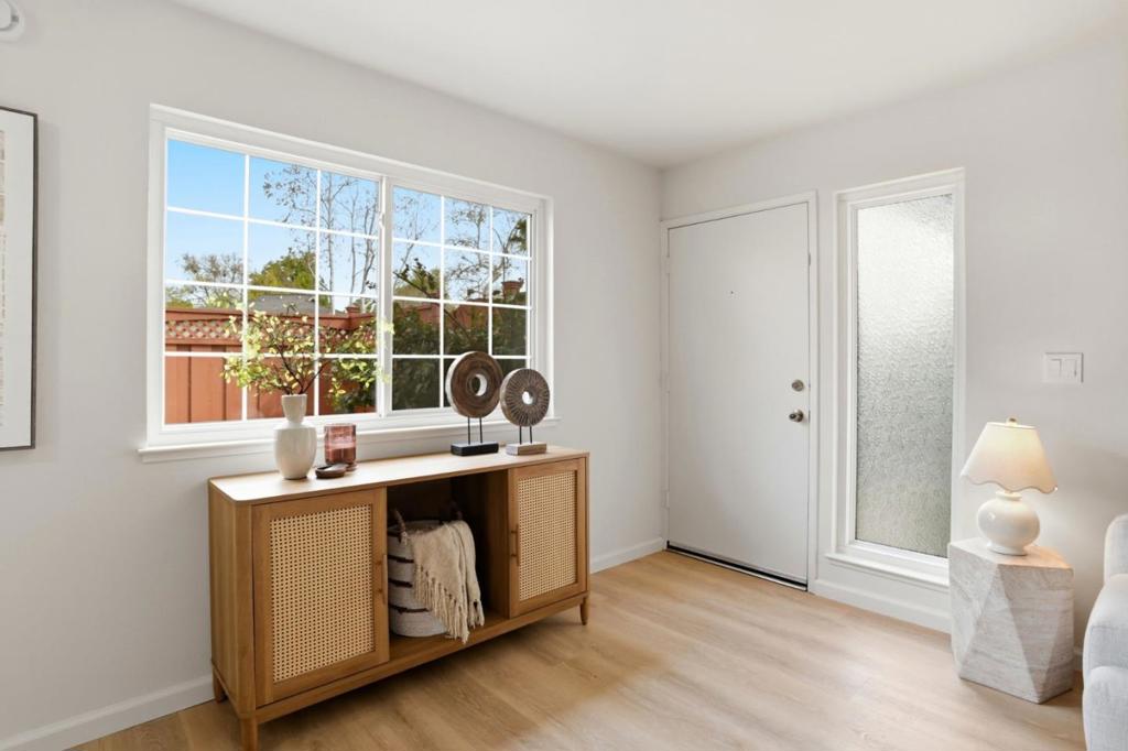 5727 Playa Del Rey 3