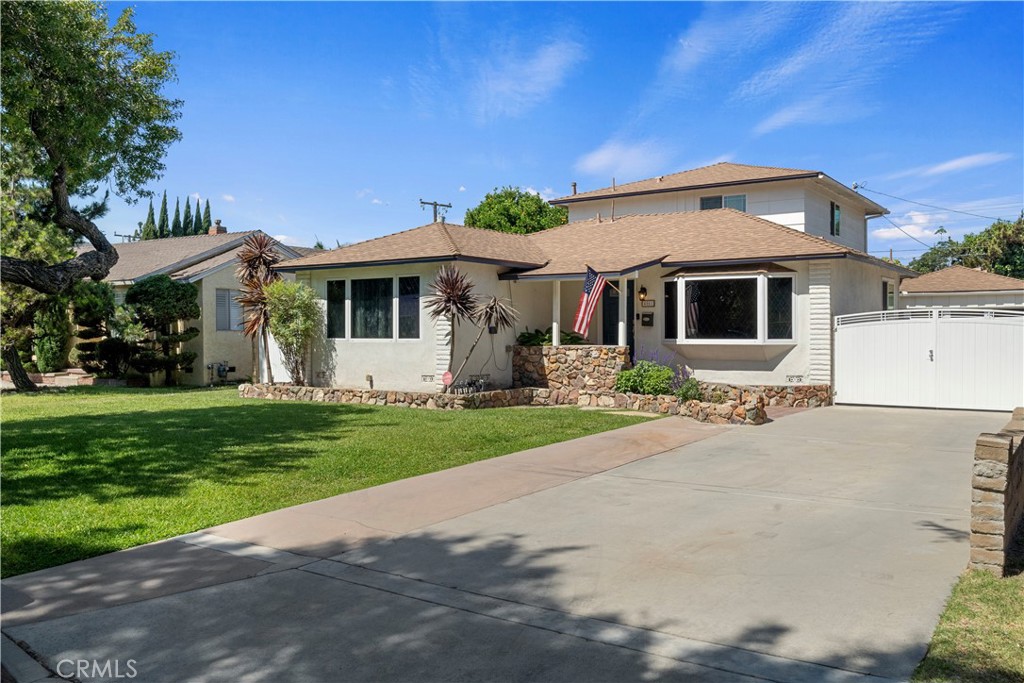 4851 Graywood Avenue