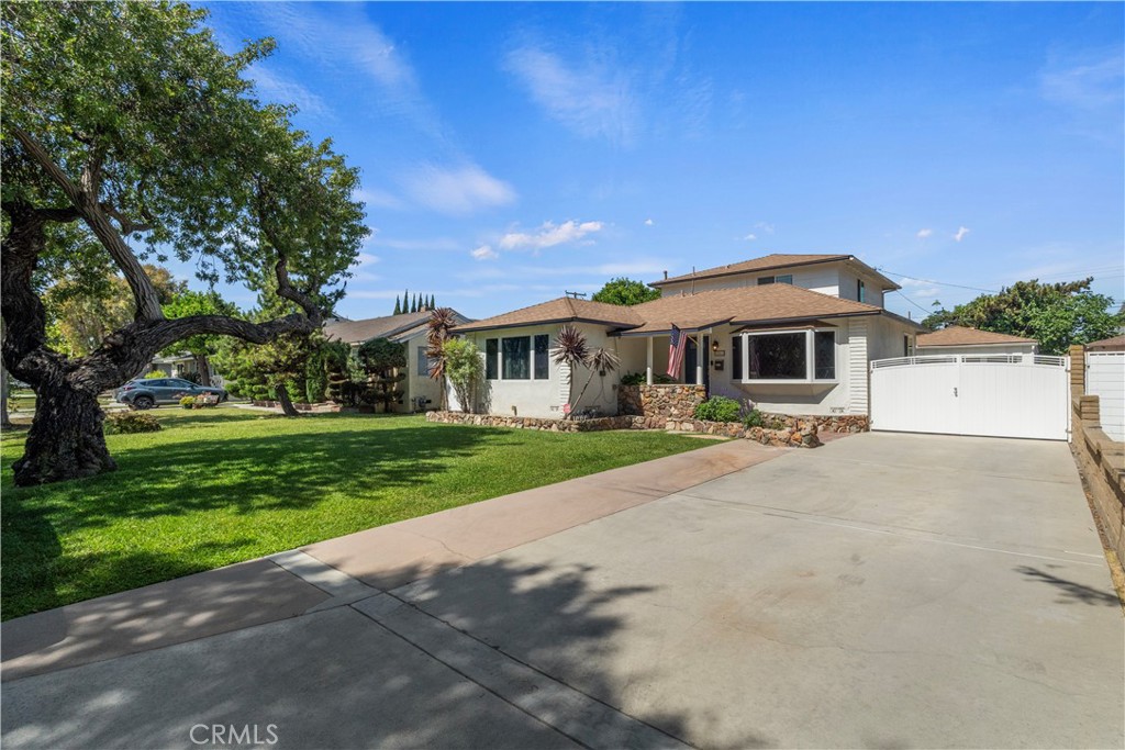 4851 Graywood Avenue