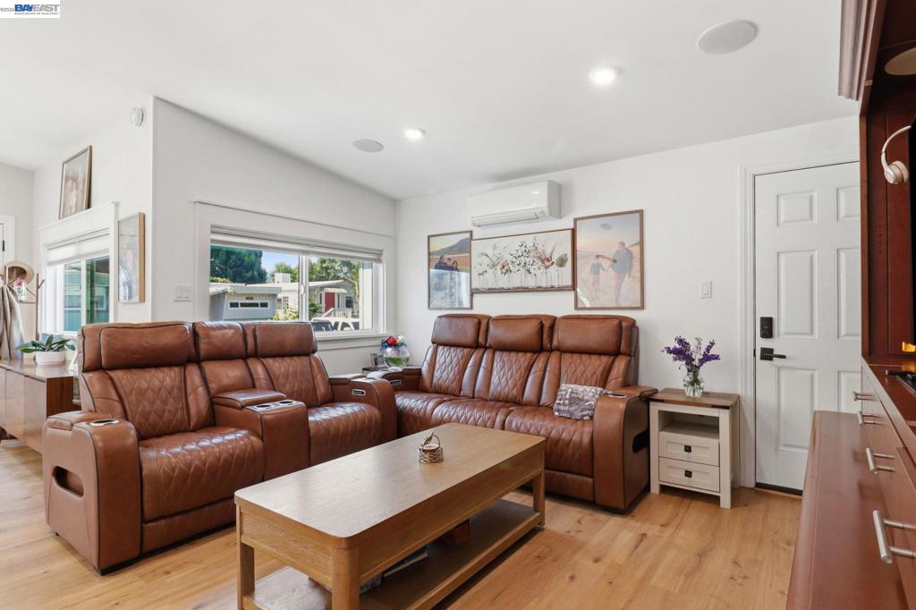 1530 Armstrong