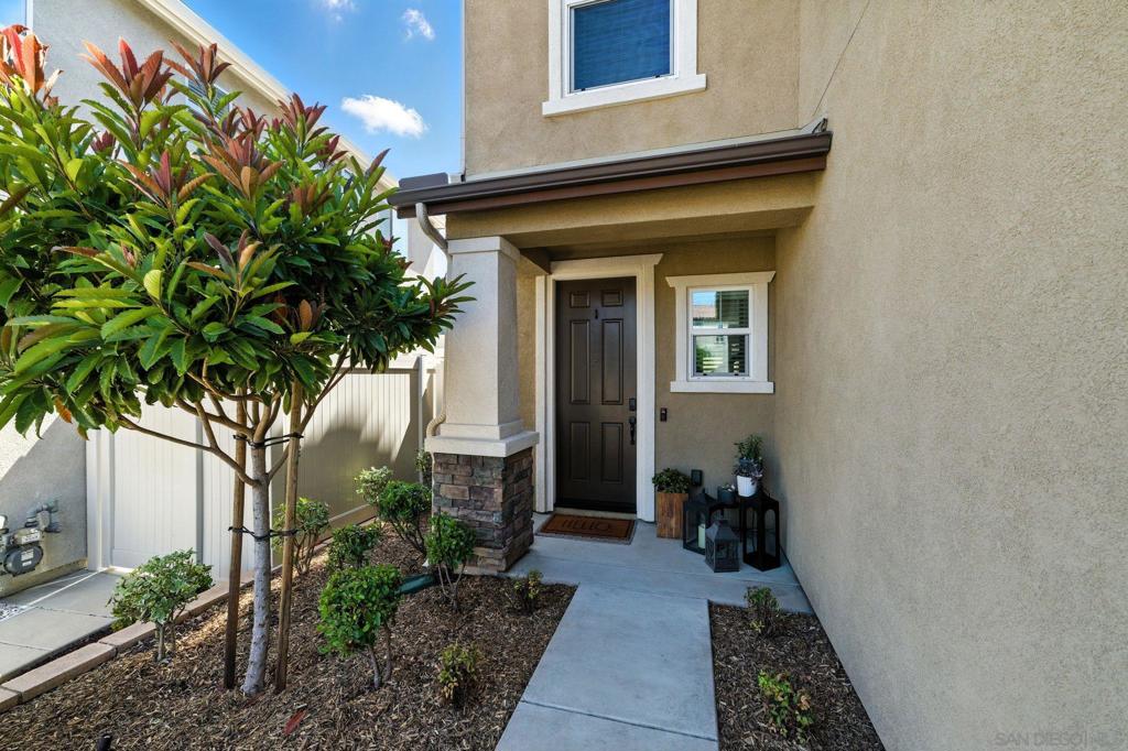 8672 Camden Dr