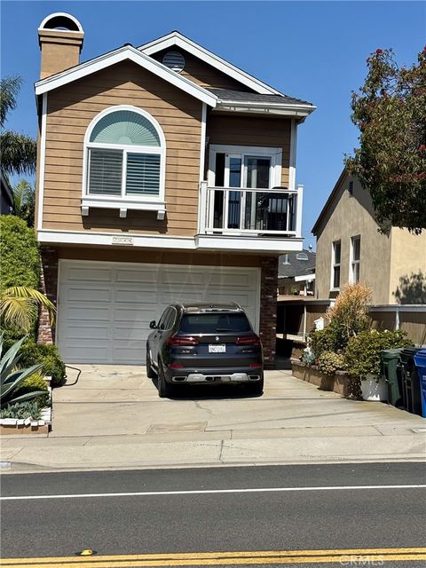 Photo of 2044 Prospect Avenue, Hermosa Beach, CA 90254 (MLS # SB26101586)