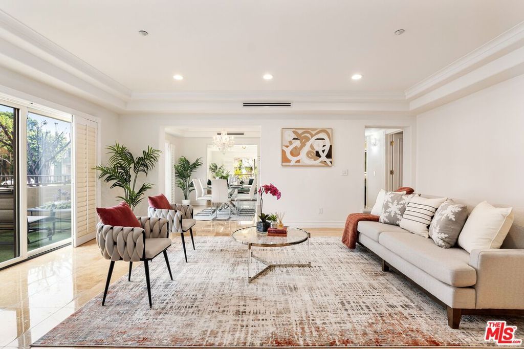 Photo of 871 Granville Avenue #101, Los Angeles, CA 90049 (MLS # 26650143)