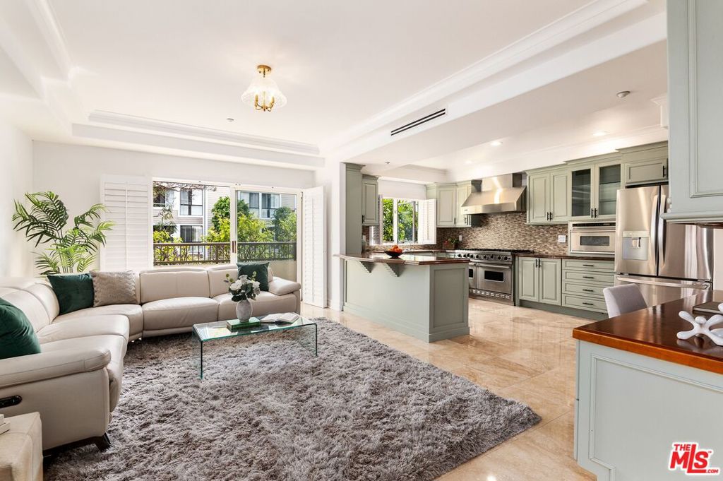 871 Granville Avenue 101