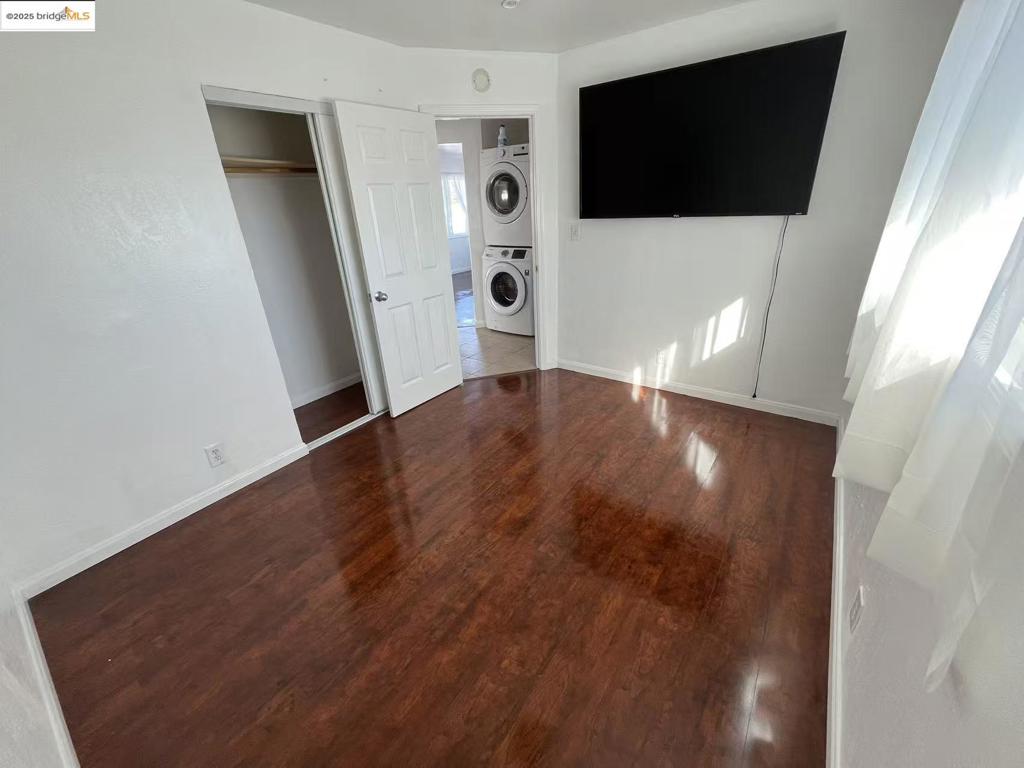 EAST OAKLAND - Residential Income