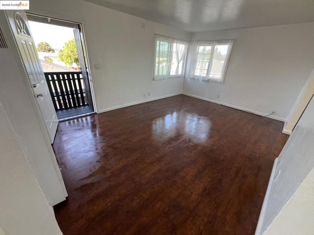 EAST OAKLAND - Residential Income