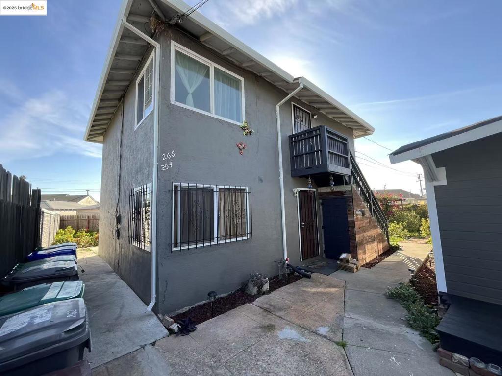 EAST OAKLAND - Residential Income
