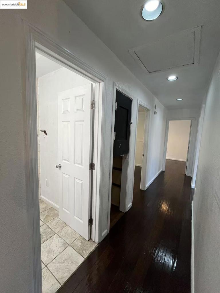 EAST OAKLAND - Residential Income