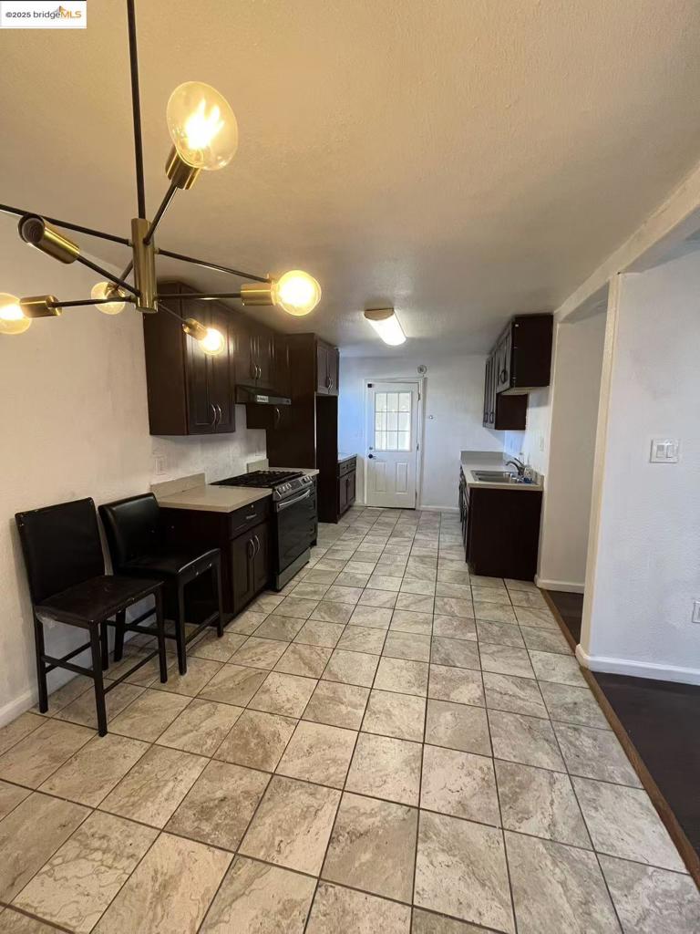 EAST OAKLAND - Residential Income