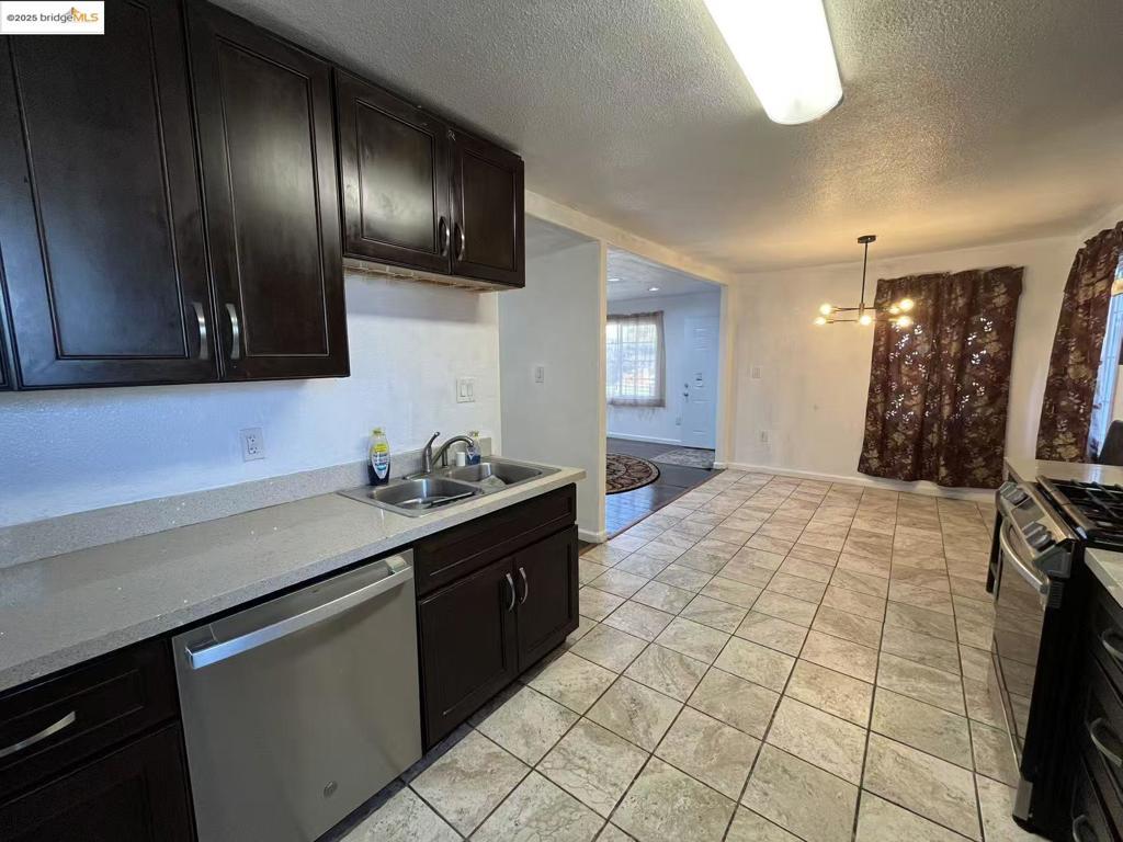 EAST OAKLAND - Residential Income