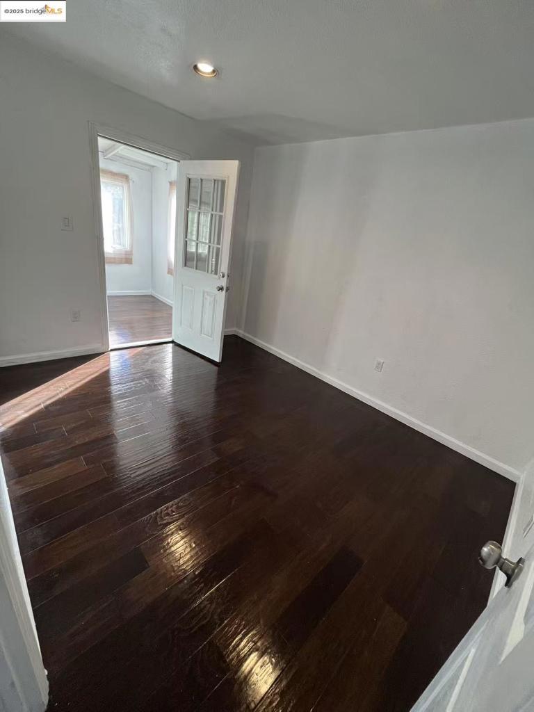 EAST OAKLAND - Residential Income