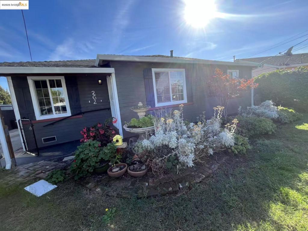 EAST OAKLAND - Residential Income