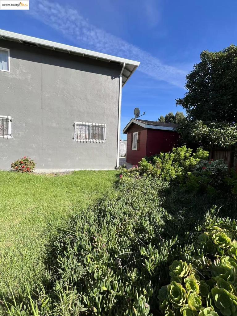 EAST OAKLAND - Residential Income