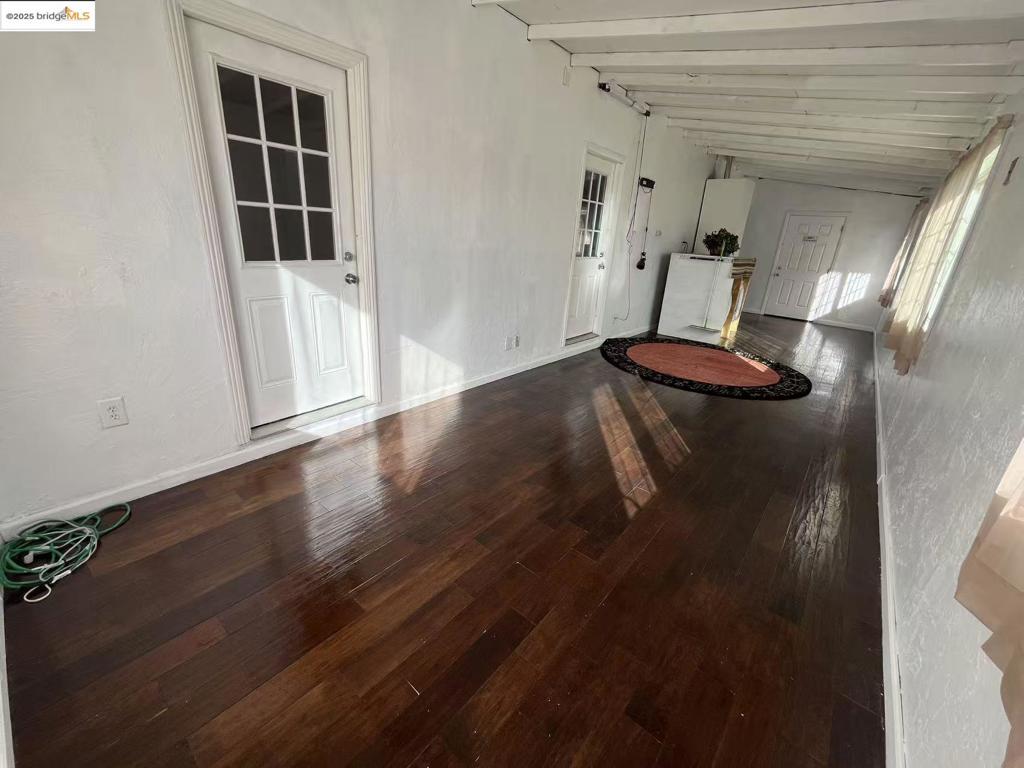 EAST OAKLAND - Residential Income