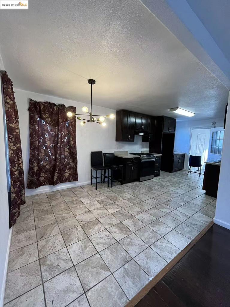 EAST OAKLAND - Residential Income