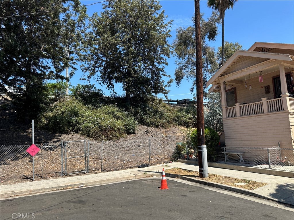 2134 Magnolia