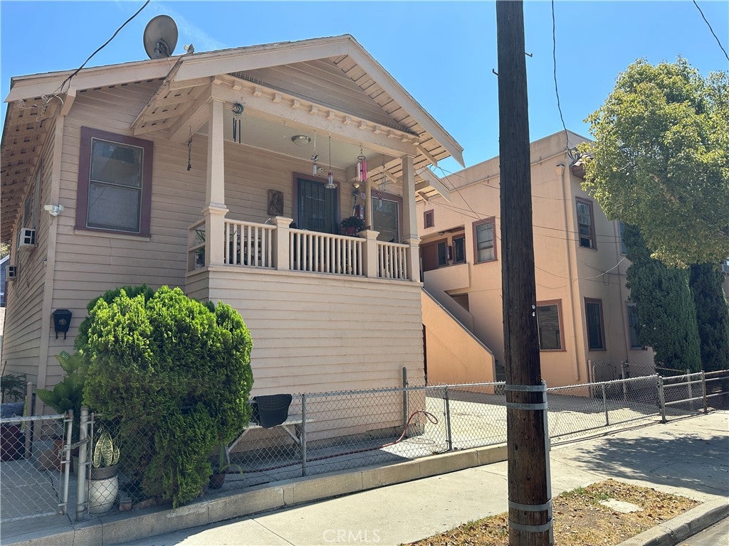 2134 Magnolia