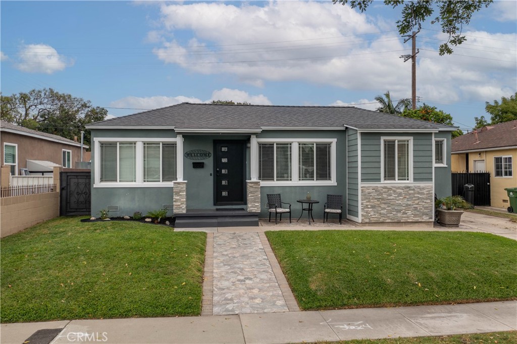7412 Lindsey Ave.