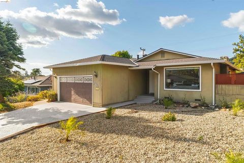 Photo of 3403 Clearfield Ave AVE, El Sobrante, CA 94803 (MLS # 41136535)