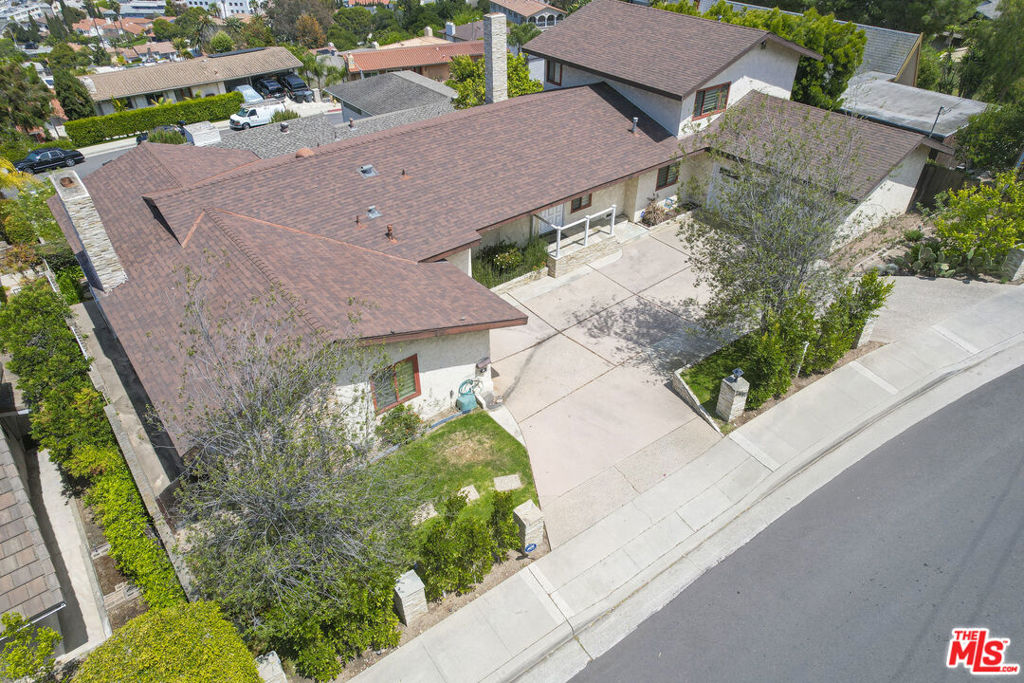 24880 Via Valmonte