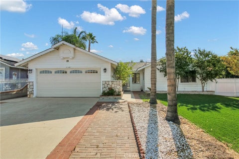 Photo of 13746 Sunbright DR, Moreno Valley, CA 92553 (MLS # IV26187176)