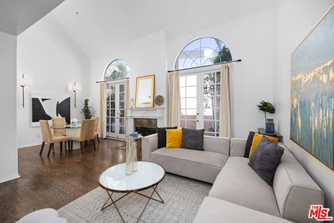 Photo of 930 N Doheny Drive #415, West Hollywood, CA 90069 (MLS # 25587323) Photo of 930 N Doheny Drive #415, West Hollywood, CA 90069 (MLS # 25587323)