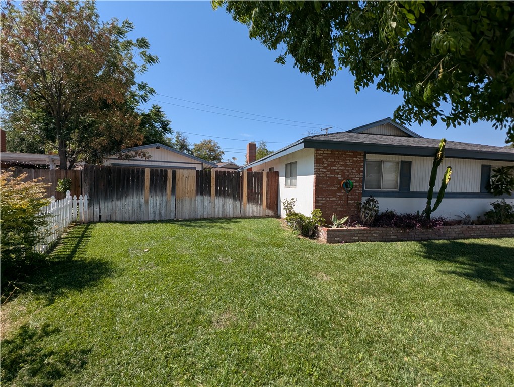 8619 Raintree Avenue