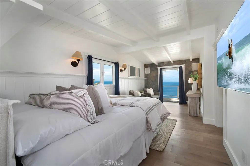 Laguna Beach, California 92651, United States, 2 Bedrooms Bedrooms, ,2 BathroomsBathrooms,Residential,Active,187797