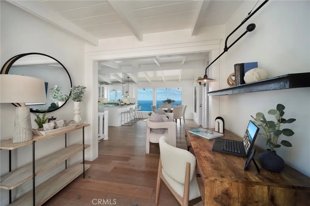 Laguna Beach, California 92651, United States, 2 Bedrooms Bedrooms, ,2 BathroomsBathrooms,Residential,Active,187797