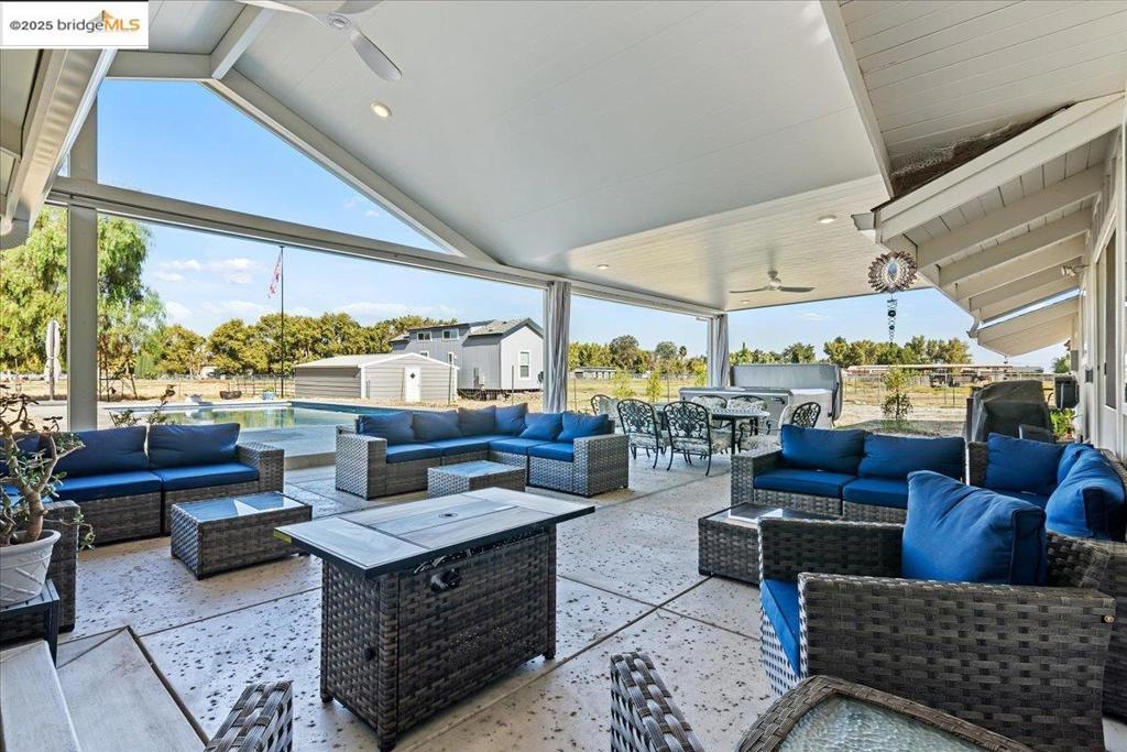 BRENTWOOD - Residential