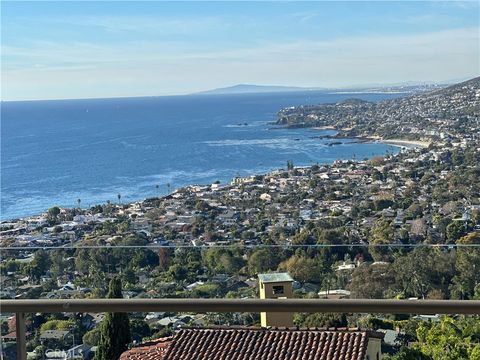 Photo of 2378 Crestview Drive, Laguna Beach, CA 92651 (MLS # LG25043981)