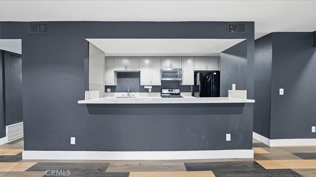 1940 N Highland 17