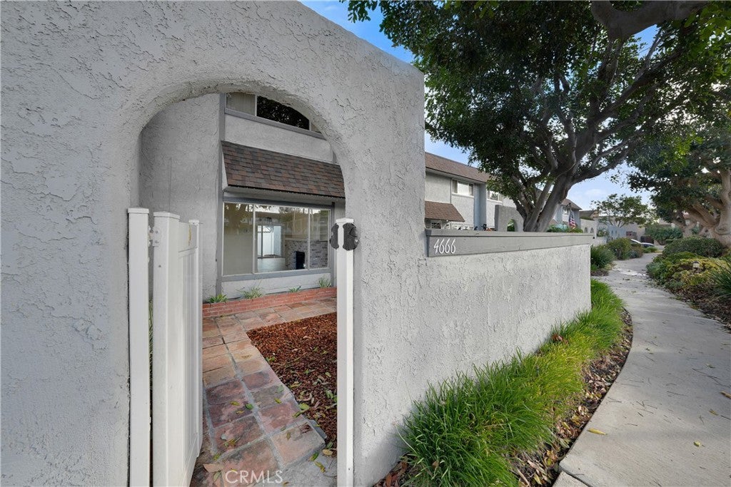 4666 Ranchview